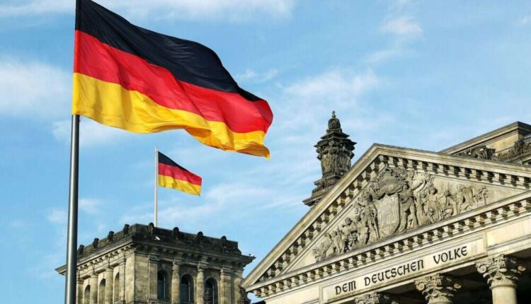 علم المانيا - فرص عمل في ألمانيا