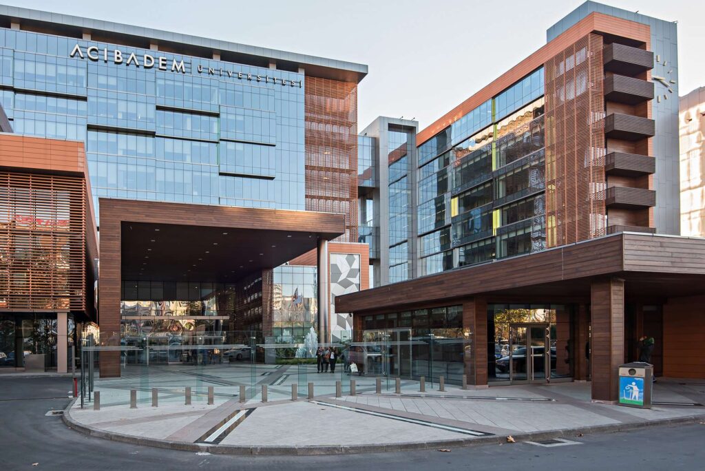 جامعة أجي بادم الخاصة في تركيا