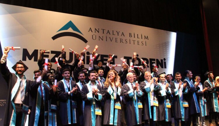 جامعة أنطاليا بيليم الخاصة في تركيا