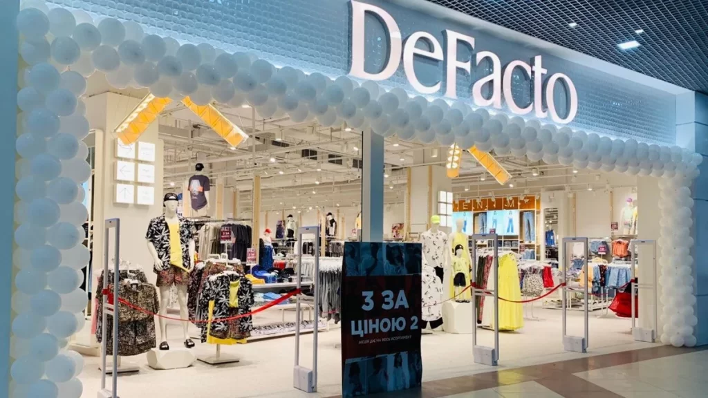 ماركة ديفاكتو DeFacto للملابس التركية