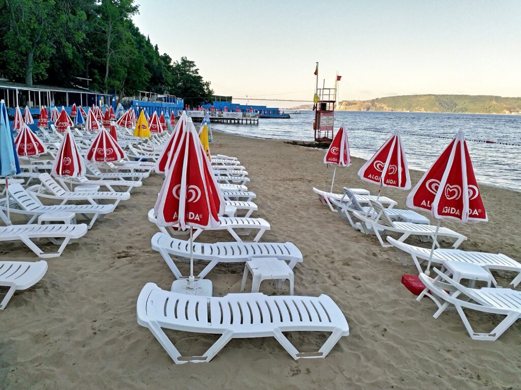 شاطئ التينكوم للنساء في اسطنبول Altınkum Ladies Beach