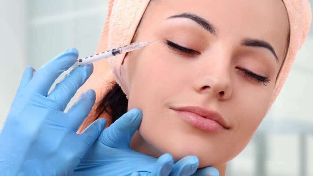 أفضل مراكز عمليات التجميل في اسطنبول - عملية حقن الفيلر التجميلية  للعين 