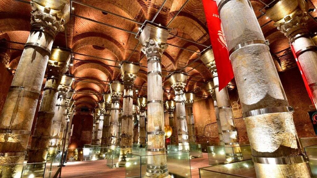 سعر تذكرة دخول صهريج البازيليك في اسطنبول للعام 2023