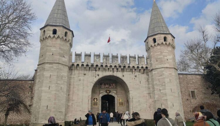 قصر توبكابي في اسطنبول