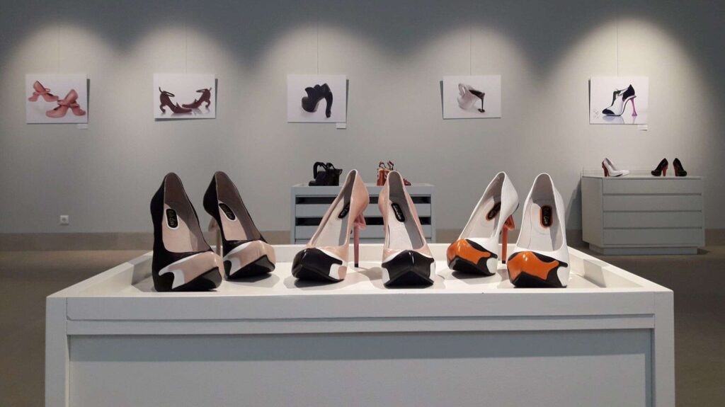 مجموعة من الاحذية - مصانع قوالب الأحذية في تركيا