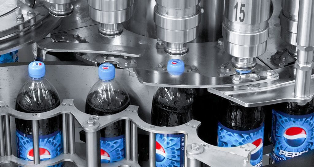 تعبيرية . معامل تعبئة المشروبات الغازية في تركيا