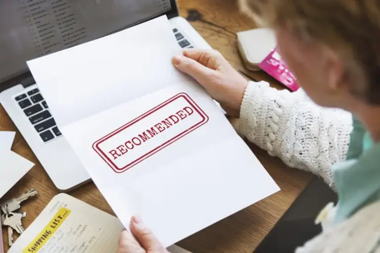 تعبيرية - كتابة خطاب التوصية للمنحة التركية